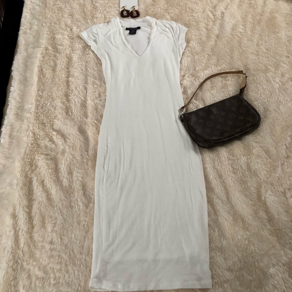 White v neck stretch dress